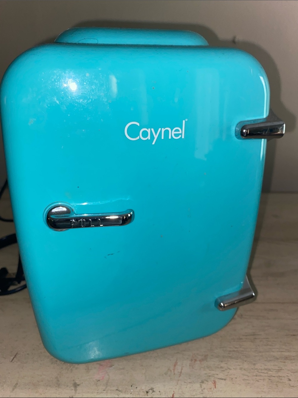 Caynel Gently Used Thermoelectric Cooler, for snacks, skincare 4 liter capacity